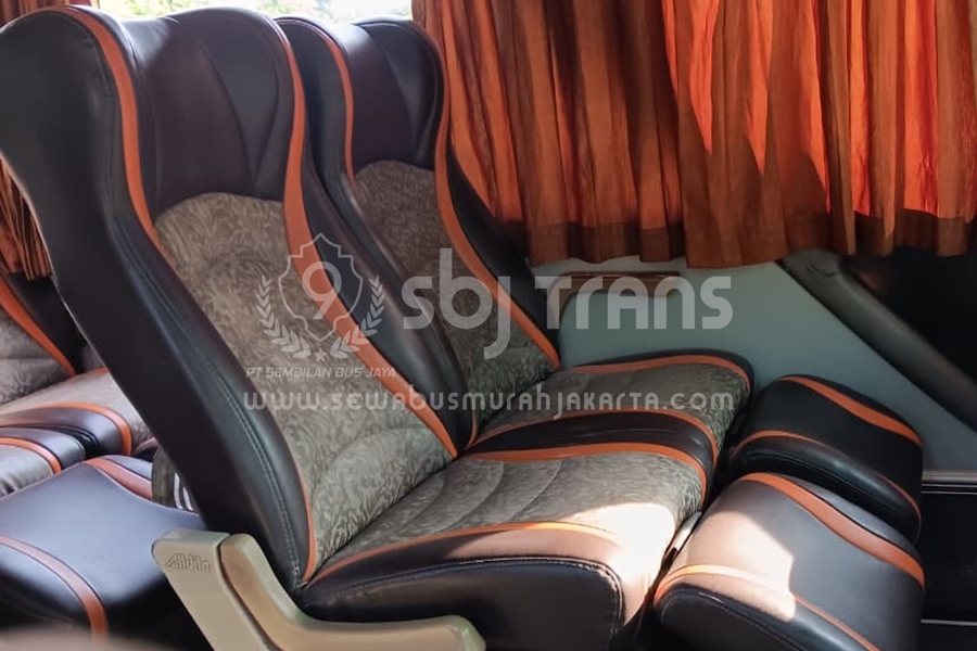 Sewa Big Bus Executive 28 Seats - Kenyamanan Kelas Wahid dengan Fasilitas Mewah